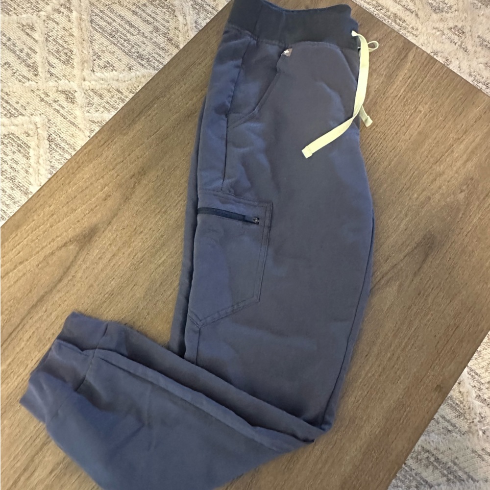 Figs Scrub Set size M Zamora jogger pants and Catalina Scrub top